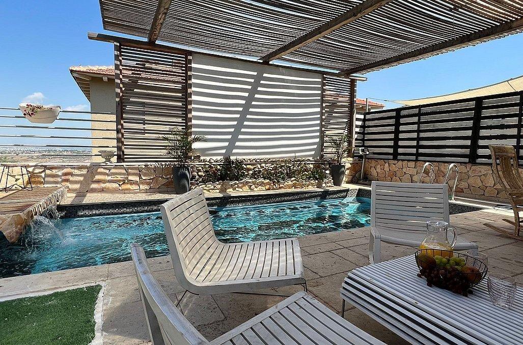 סוויטת גפן בוטיק מרכז  27  נופש - וי פור ויקיישן - V for Vacation