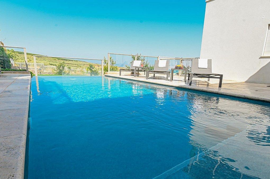 וילה ג'נסיס - Villa Genesis צפון  2  נופש - וי פור ויקיישן - V for Vacation