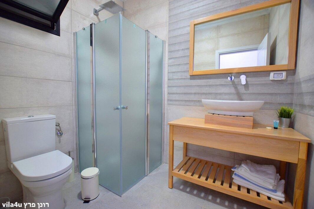 וילה גולד רויאל צפון  17  נופש - וי פור ויקיישן - V for Vacation