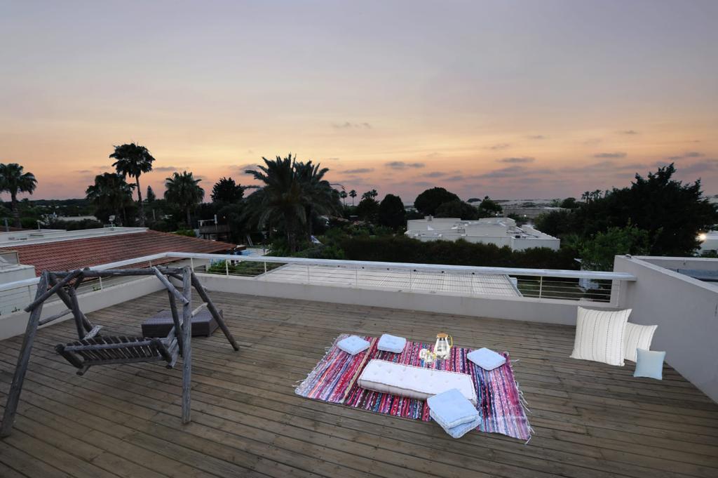 סאנסט וילה - The Sunset Villa מרכז  14  נופש - וי פור ויקיישן - V for Vacation