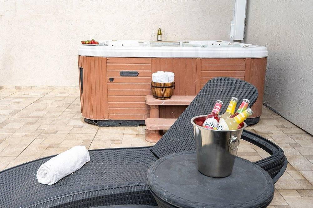 אחוזת גליל צפון  40  נופש - וי פור ויקיישן - V for Vacation