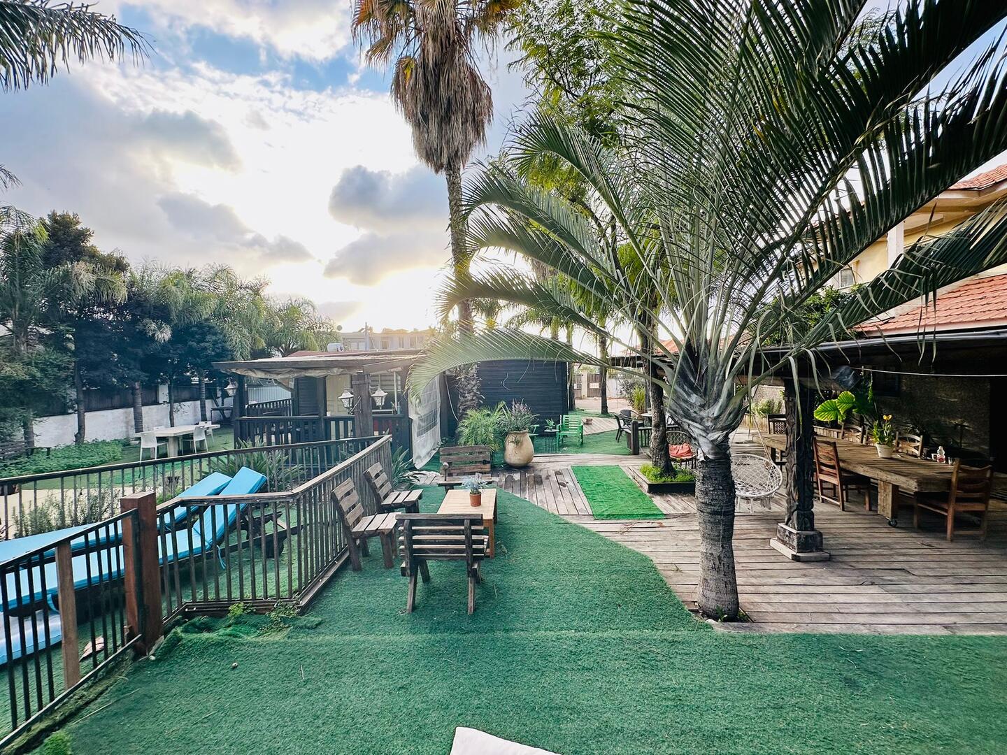 אלוהה האוס - Aloha House מרכז  2  נופש - וי פור ויקיישן - V for Vacation