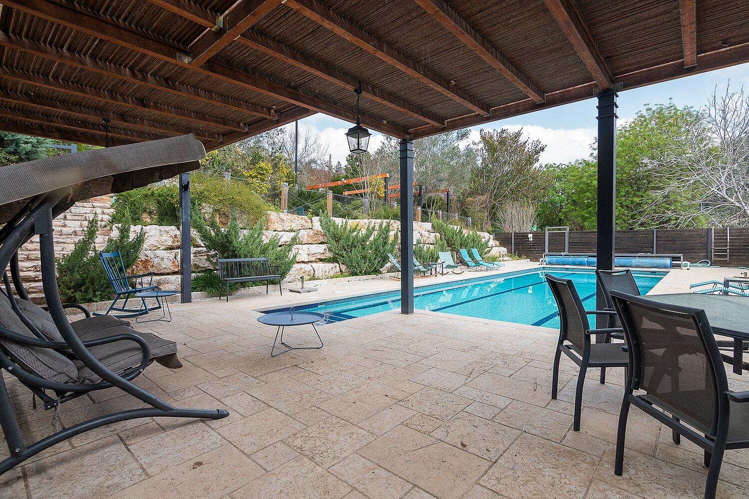 וילה בית זית מרכז  7  נופש - וי פור ויקיישן - V for Vacation