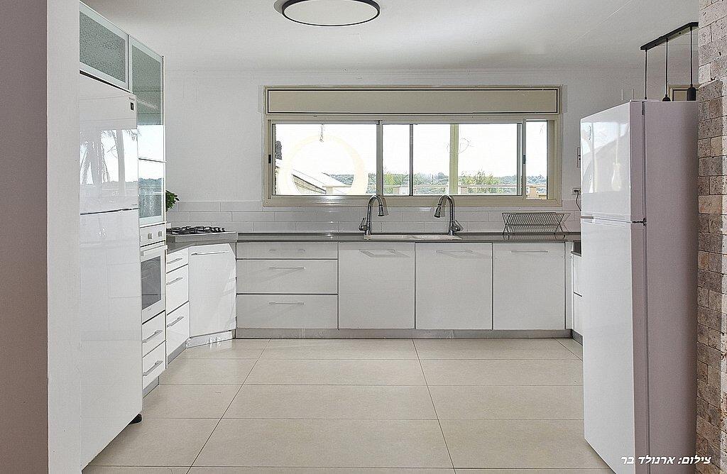 הוילה באחוזה צפון  9  נופש - וי פור ויקיישן - V for Vacation