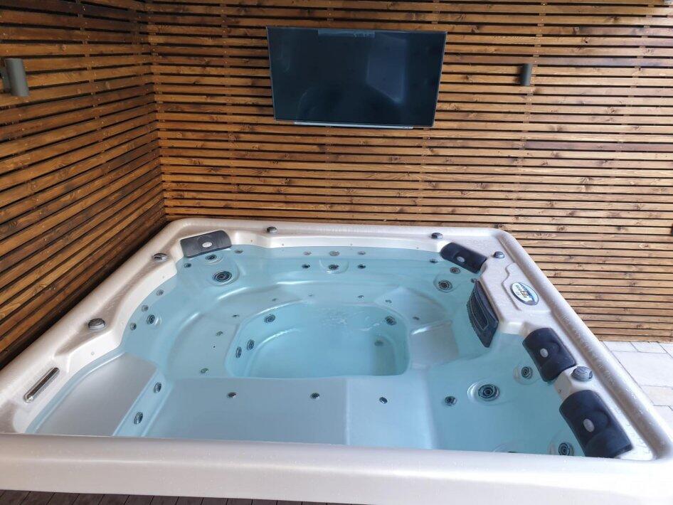 וילה מזל מרכז  13  נופש - וי פור ויקיישן - V for Vacation