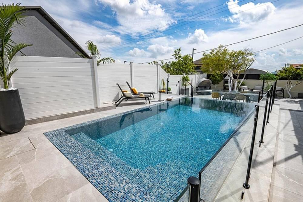 וילה פלואלס בוטיק צפון  3  נופש - וי פור ויקיישן - V for Vacation