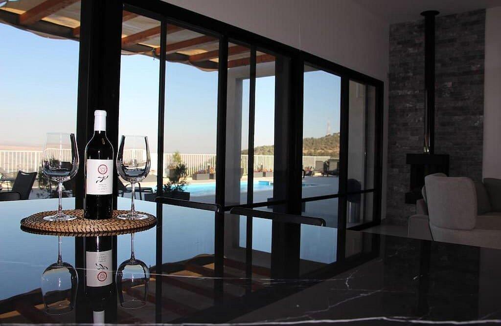 אחוזת גפנים צפון  6  נופש - וי פור ויקיישן - V for Vacation