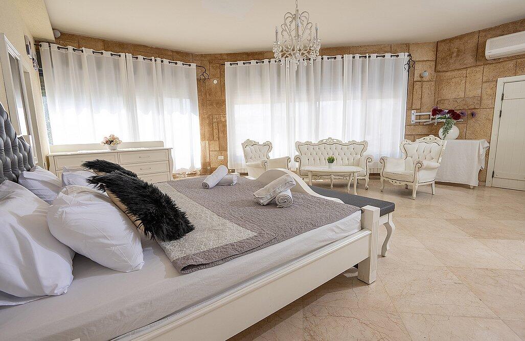 גני הצוק - וילת אירוח צפון  54  נופש - וי פור ויקיישן - V for Vacation