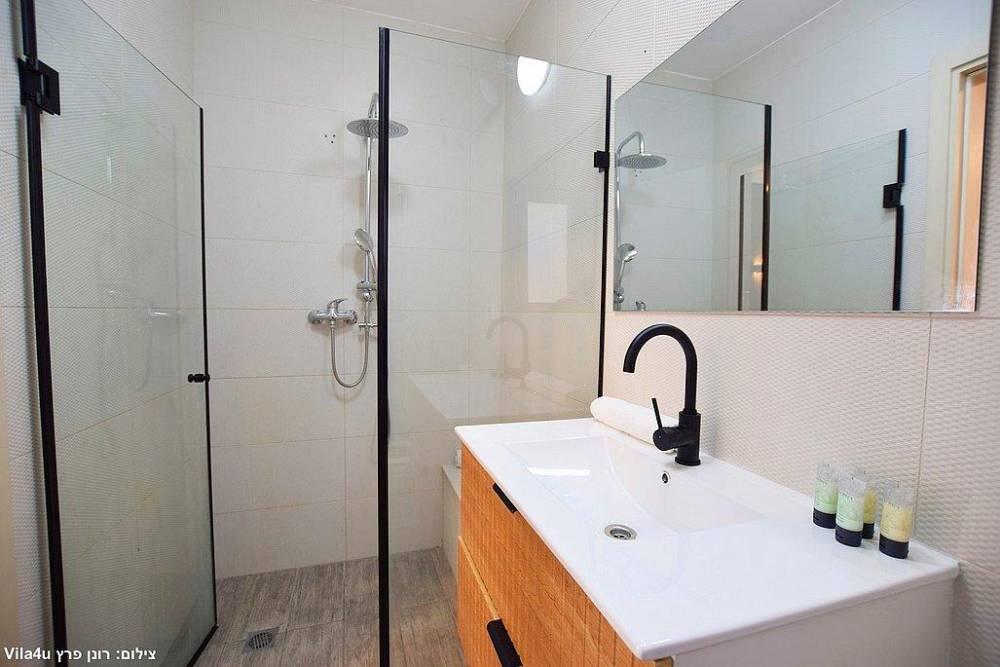 אחוזת אטואל צפון  38  נופש - וי פור ויקיישן - V for Vacation