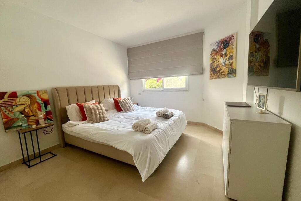 וילה מיקונוס נתניה מרכז  12  נופש - וי פור ויקיישן - V for Vacation