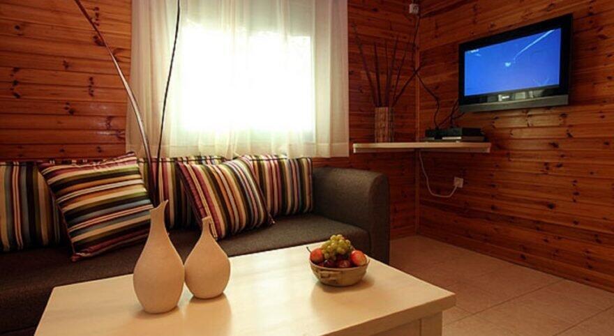 מול הנוף ברמות צפון  9  נופש - וי פור ויקיישן - V for Vacation