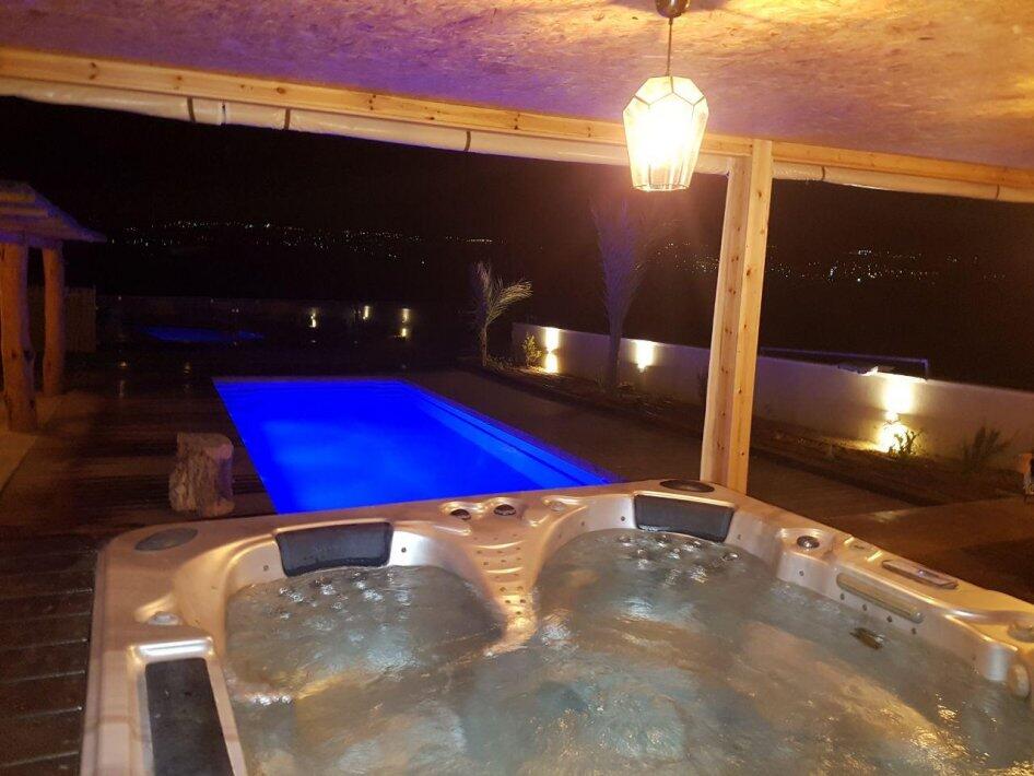 טוקה צימר מרכז  17  נופש - וי פור ויקיישן - V for Vacation