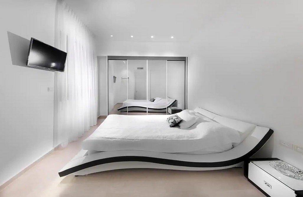 רויאל פנטהאוז מרכז  22  נופש - וי פור ויקיישן - V for Vacation