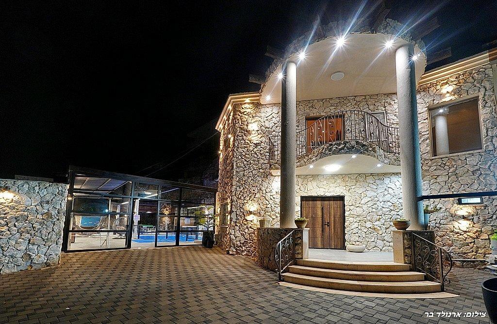 אחוזת הסלעים צפון  27  נופש - וי פור ויקיישן - V for Vacation