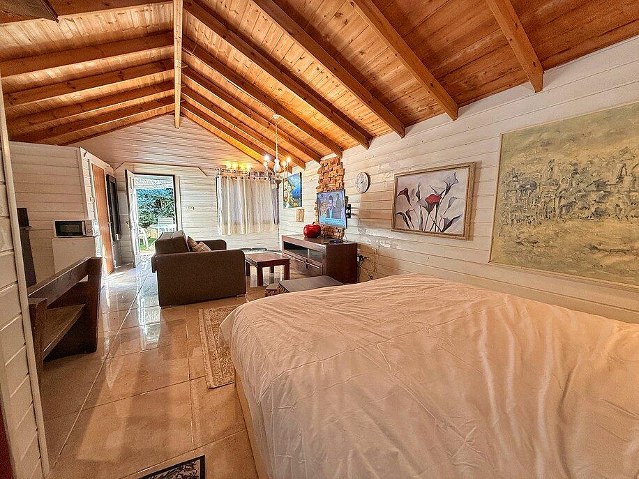 צימרים אחוזת אדר צפון  24  נופש - וי פור ויקיישן - V for Vacation