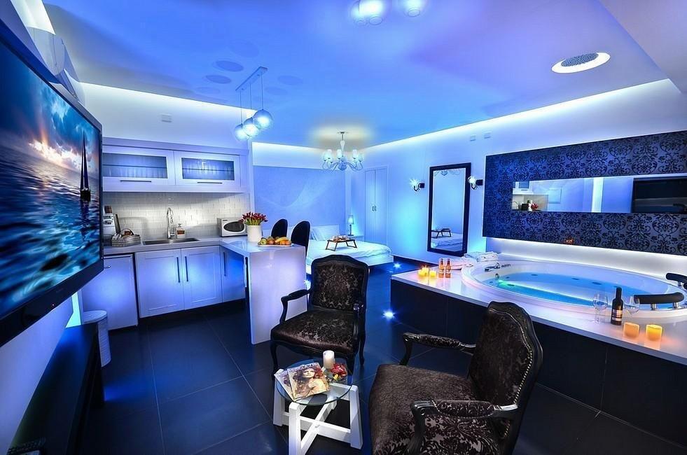 סוויטות כחול לבן ובקתות אגם צפון  4  נופש - וי פור ויקיישן - V for Vacation