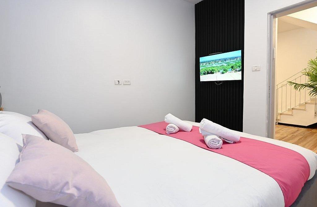 וילה ג'נסיס - Villa Genesis צפון  16  נופש - וי פור ויקיישן - V for Vacation