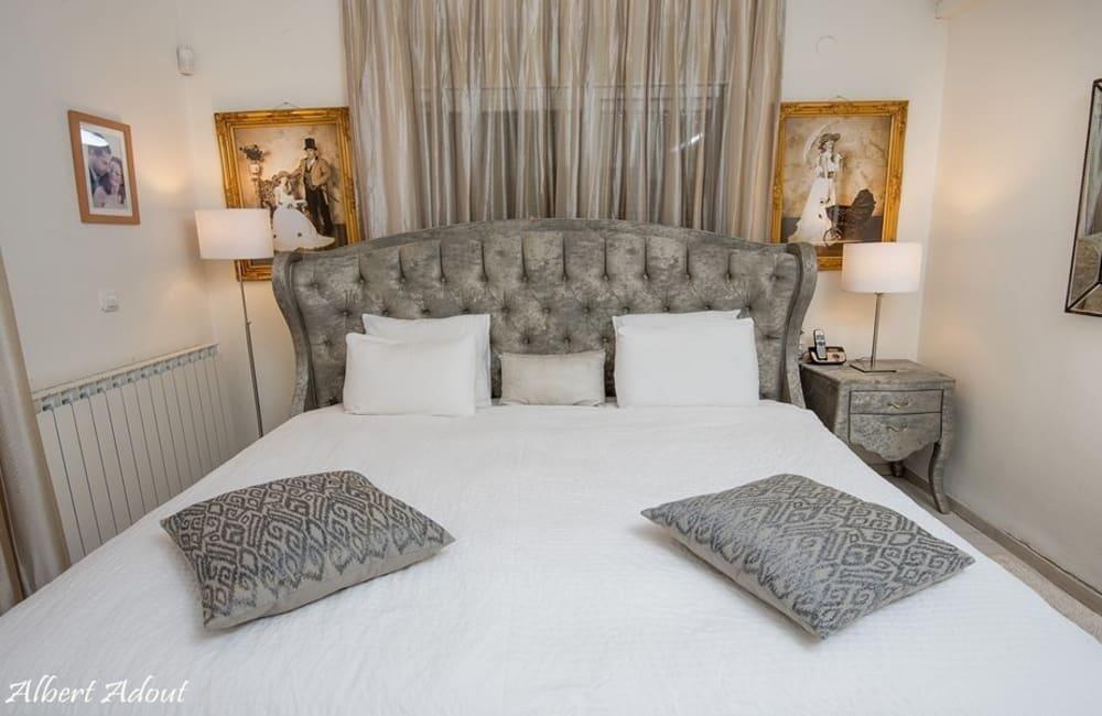 אחוזת הנרקיס 42 צפון  17  נופש - וי פור ויקיישן - V for Vacation