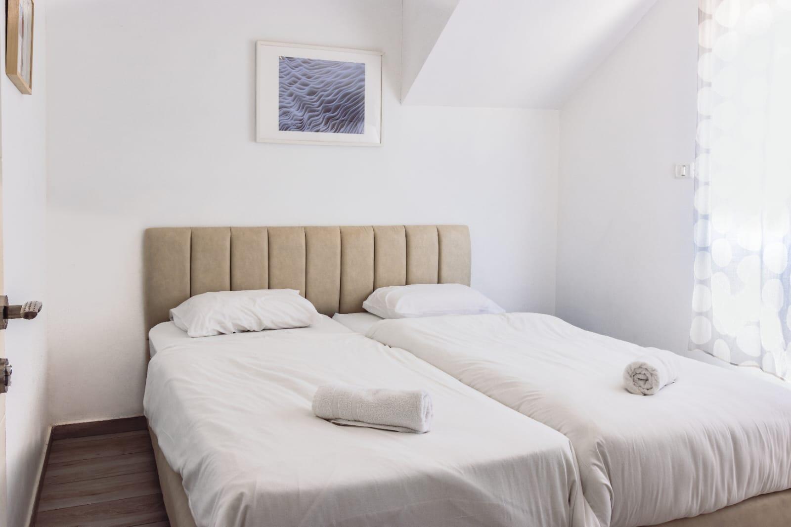 אחוזת דקל לבן בוטיק צפון  13  נופש - וי פור ויקיישן - V for Vacation