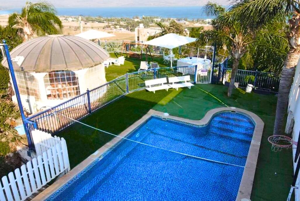 וילה בית הלוגים צפון  19  נופש - וי פור ויקיישן - V for Vacation