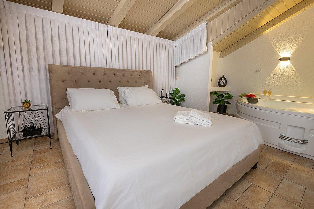 סוויטות הבוסתן הגלילי צפון  21  נופש - וי פור ויקיישן - V for Vacation