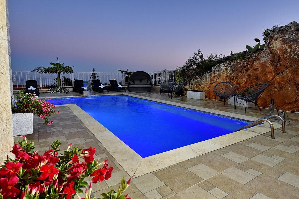 וילה קינג פאלאס צפון  24  נופש - וי פור ויקיישן - V for Vacation