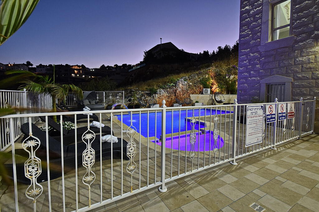 וילה קינג פאלאס צפון  23  נופש - וי פור ויקיישן - V for Vacation