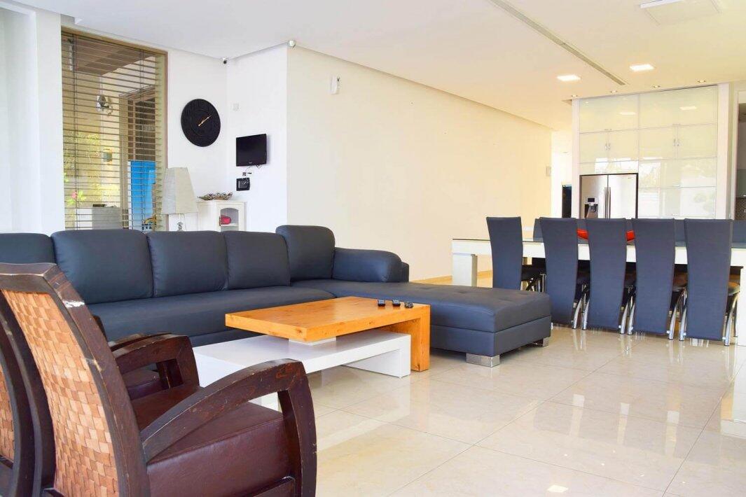 אחוזת הכוכבים מרכז  17  נופש - וי פור ויקיישן - V for Vacation