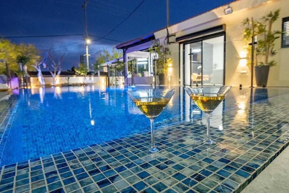 וילה פלואלס בוטיק צפון  16  נופש - וי פור ויקיישן - V for Vacation