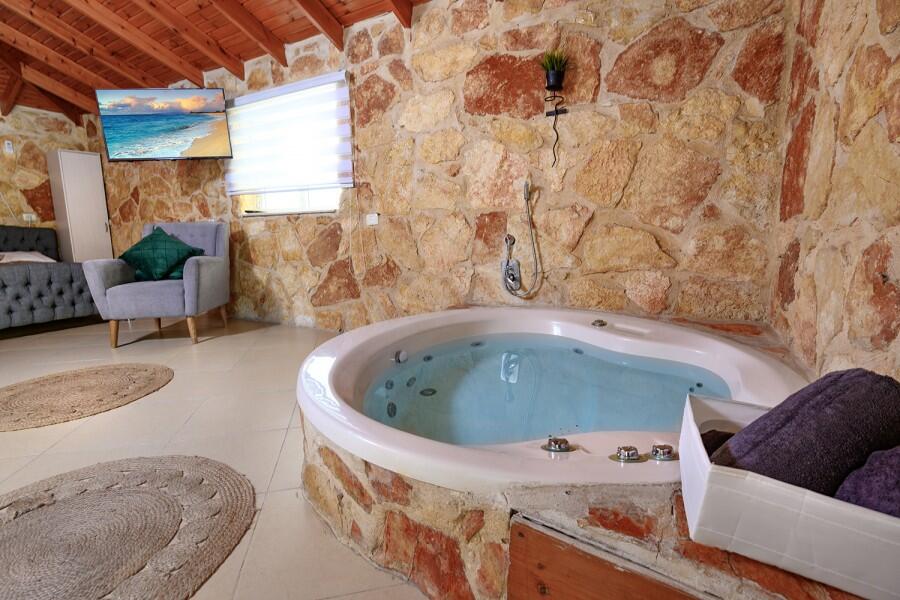 אבן החלומות צפון  16  נופש - וי פור ויקיישן - V for Vacation