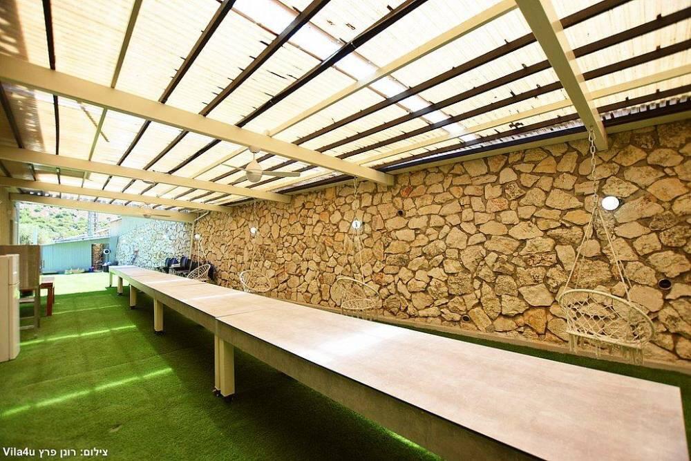 וילה מול הצדיק פקיעין צפון  32  נופש - וי פור ויקיישן - V for Vacation