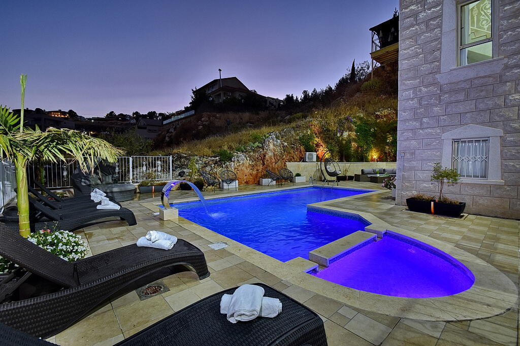 וילה קינג פאלאס צפון  20  נופש - וי פור ויקיישן - V for Vacation