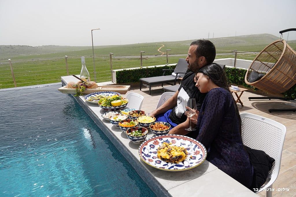 M בוטיק צפון  21  נופש - וי פור ויקיישן - V for Vacation