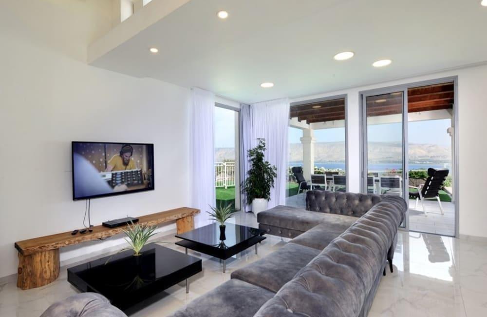 יהלי סוויטות אירוח צפון  10  נופש - וי פור ויקיישן - V for Vacation