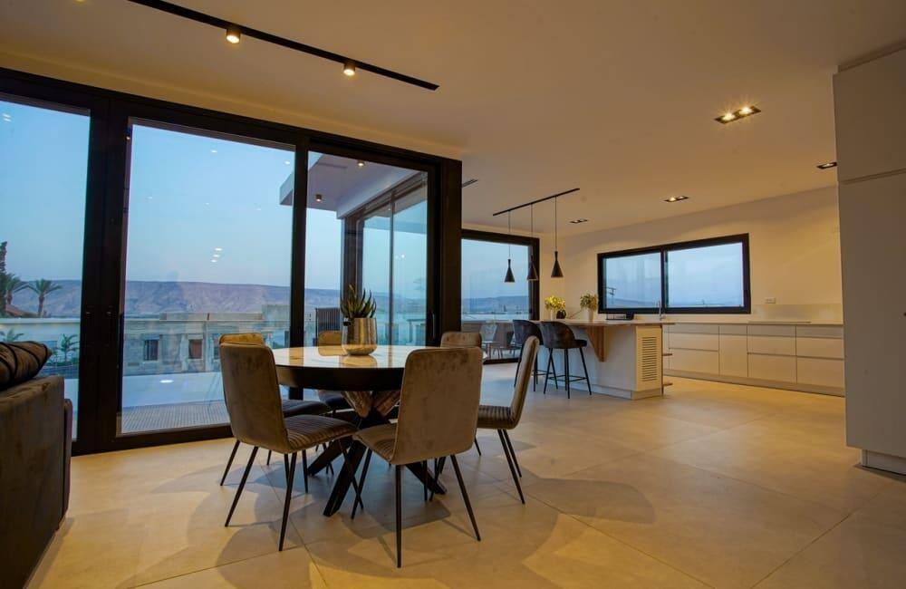 אמילי סוויטות אירוח צפון  35  נופש - וי פור ויקיישן - V for Vacation