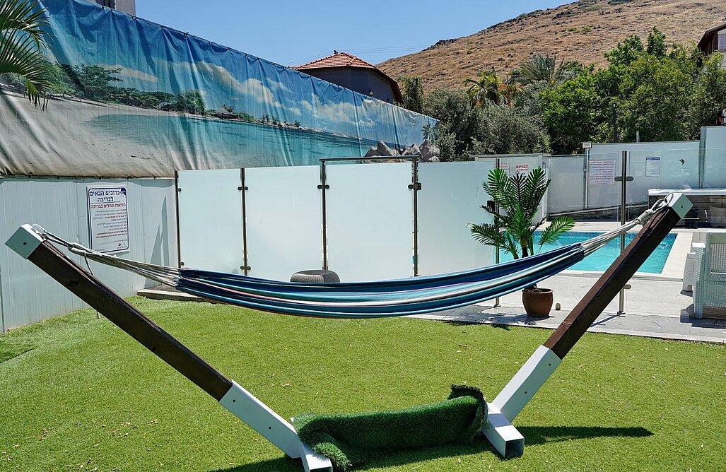 שלווה במושבה צפון  15  נופש - וי פור ויקיישן - V for Vacation