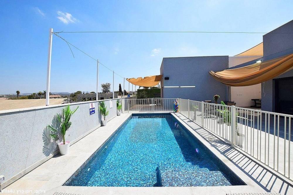 אחוזת אברהם בוטיק מרכז  18  נופש - וי פור ויקיישן - V for Vacation