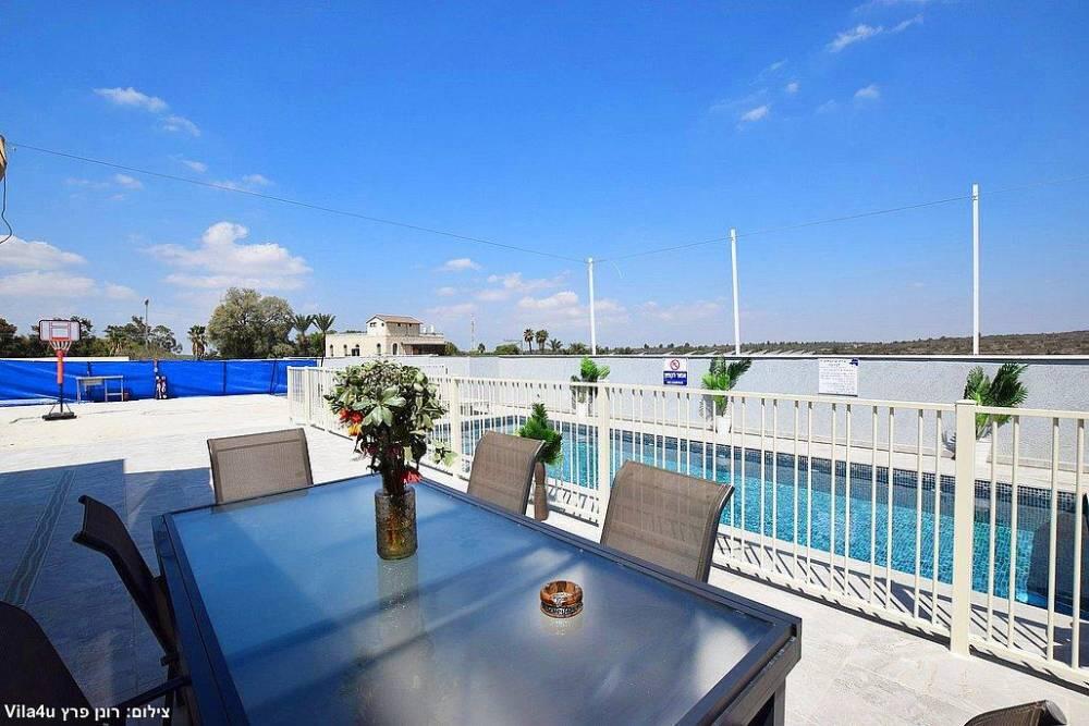 אחוזת אברהם בוטיק מרכז  6  נופש - וי פור ויקיישן - V for Vacation