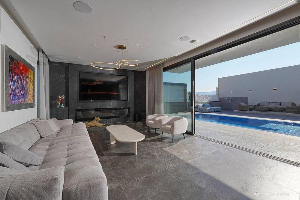 וילה אריא סינמה צפון  7  נופש - וי פור ויקיישן - V for Vacation