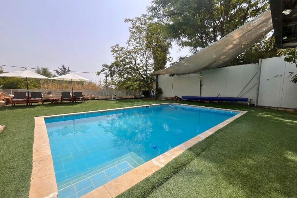 וילה כורזים צפון  1  נופש - וי פור ויקיישן - V for Vacation