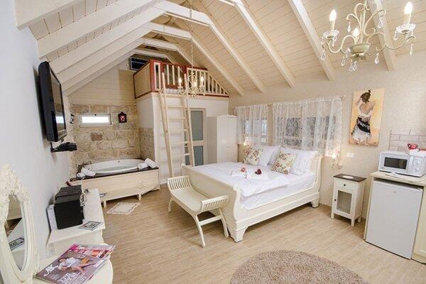 פרובנס בגן צפון  17  נופש - וי פור ויקיישן - V for Vacation