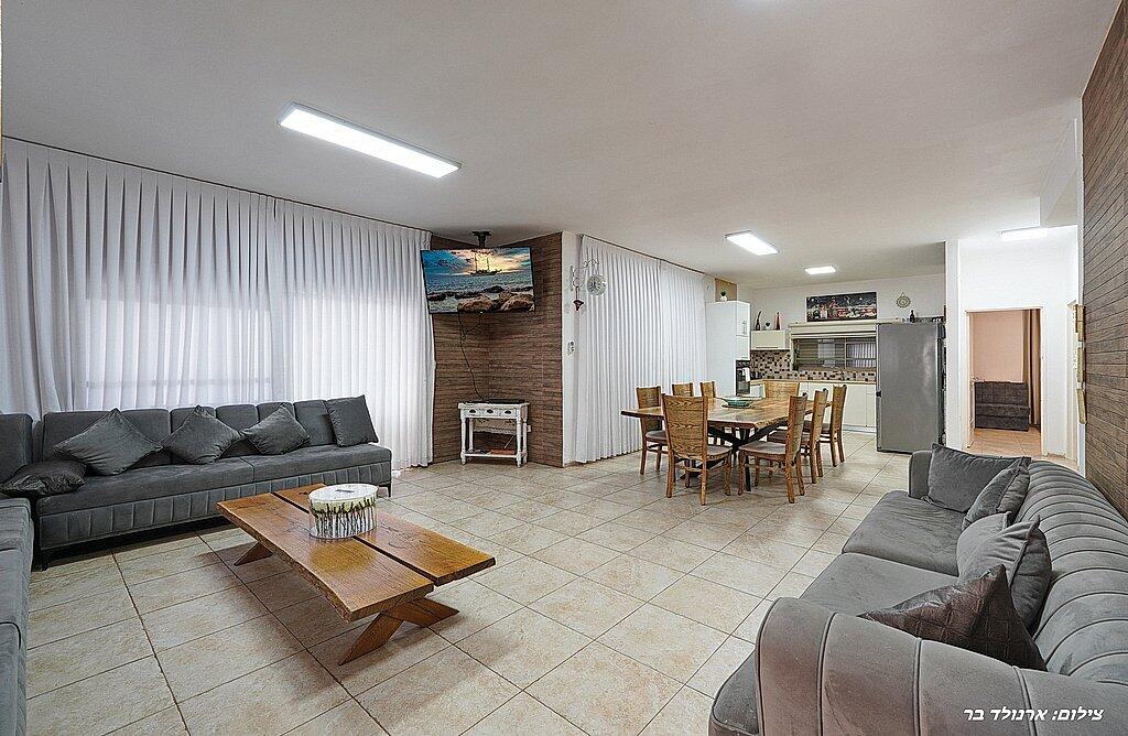 וילה ונילה צפון  31  נופש - וי פור ויקיישן - V for Vacation