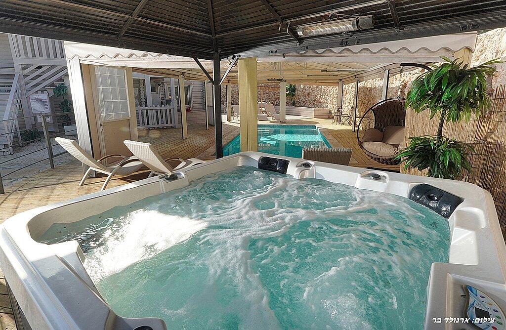 וילה קאלי צפון  20  נופש - וי פור ויקיישן - V for Vacation