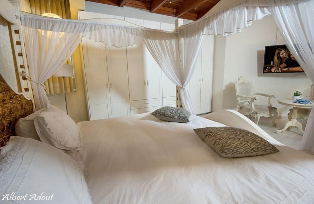 אחוזת הנרקיס 42 צפון  21  נופש - וי פור ויקיישן - V for Vacation