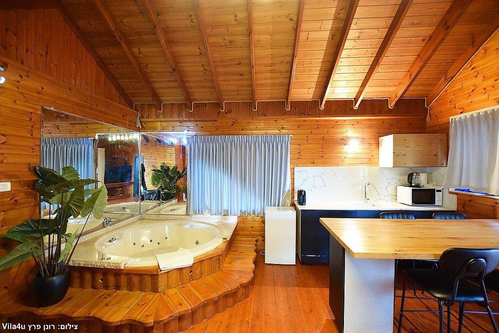 רפאל בכרם צפון  23  נופש - וי פור ויקיישן - V for Vacation