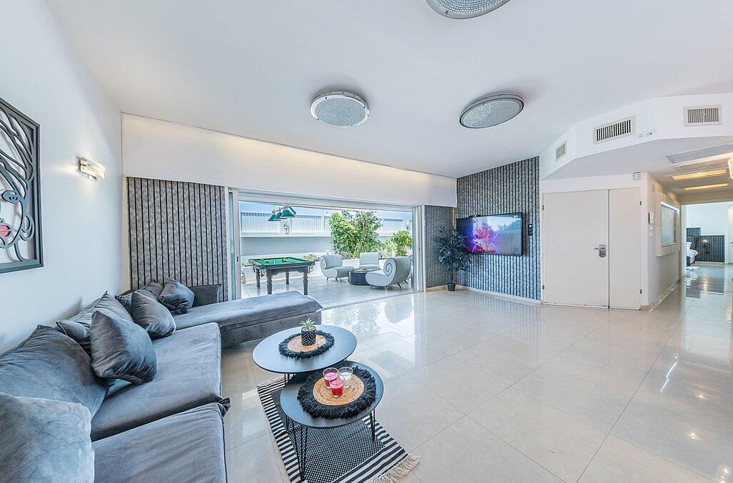 פנטהאוז אנדראה צפון  16  נופש - וי פור ויקיישן - V for Vacation