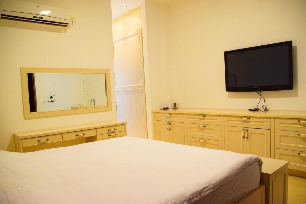 אחוזת הכוכבים מרכז  18  נופש - וי פור ויקיישן - V for Vacation