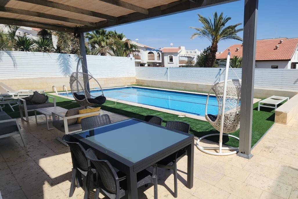 וילה ניס דרום  3  נופש - וי פור ויקיישן - V for Vacation