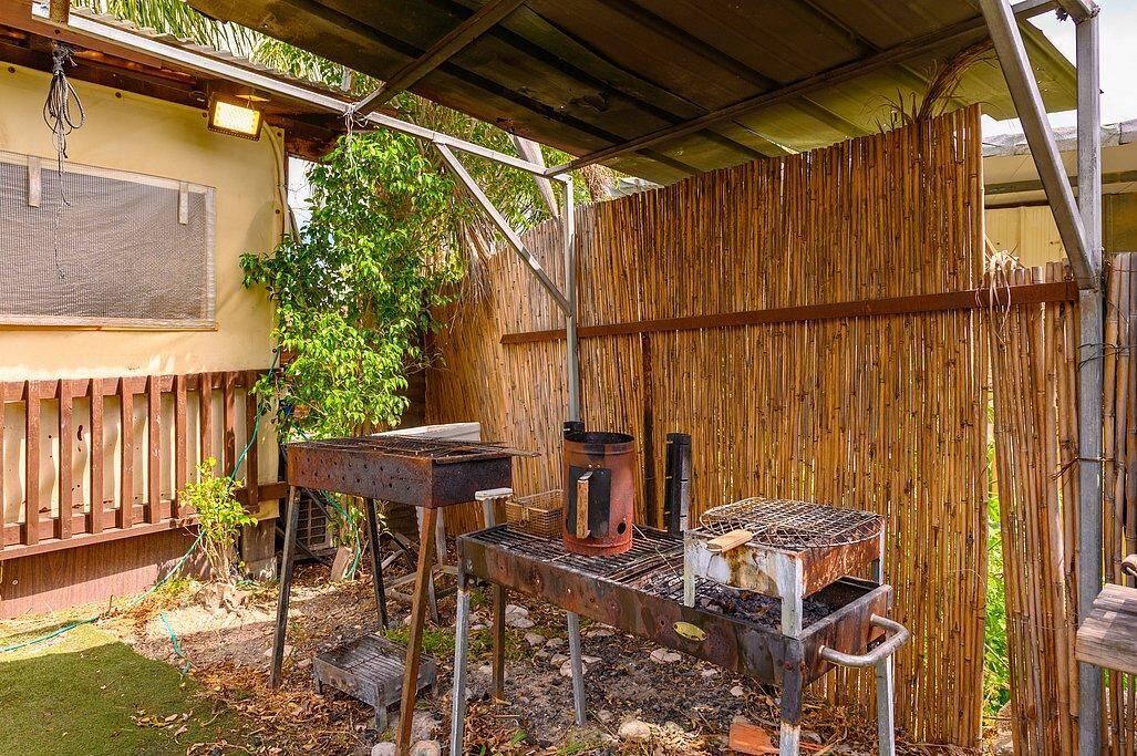 בינות תמרים מרכז  27  נופש - וי פור ויקיישן - V for Vacation