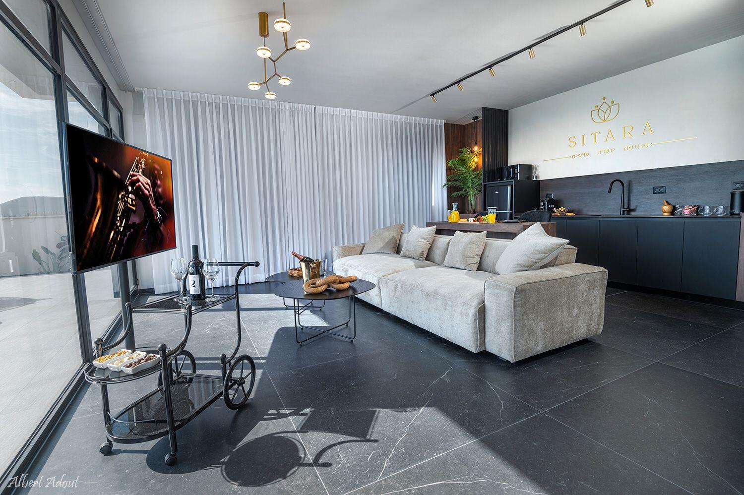 Sitara - סיטארה סוויטת יוקרה פרטית צפון  6  נופש - וי פור ויקיישן - V for Vacation